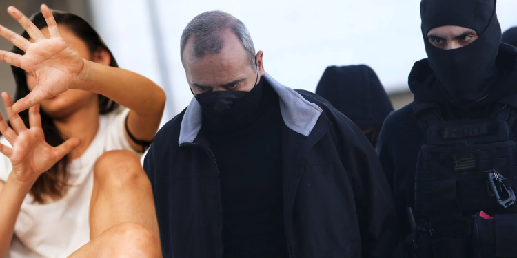 «Γίναμε παράδεισος παιδοβιαστών!» Οργή λαού στο Twitter μετά την πρόταση για απαλλαγή του Μίχου από τους βιασμούς!