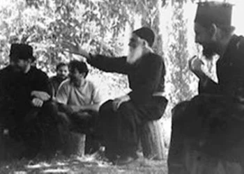 Το Κουτσουροδιδασκαλείον του Αγίου Γέροντα Παϊσίου: Μαθητές μεν κούτσουρα δε…! Η σημειολογία…