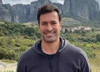 Νίκος Παπαδάκης: «Μιλάω με τους Αγίους, έχω μια οικειότητα μαζί τους»