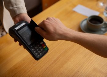 Παγκόσμιο…παράδειγμα η Ελλάδα: «Ένα ΑΧΡΗΜΑΤΟ μέλλον έρχεται για αυτή»