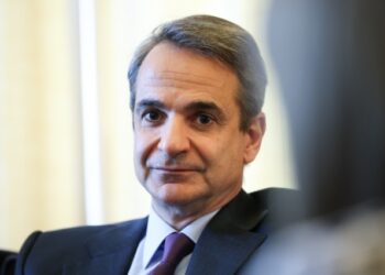 Μοντάρουν, μπαζώνουν, κουκουλώνουν: Έρχεται η μομφή, αλλά όχι από τη Βουλή…