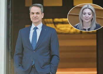 Η οργή για τα Τέμπη πνίγει την κυβέρνηση