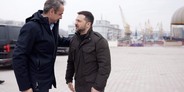 «Είμαστε στην σωστή πλευρά της Ιστορίας»; Ο Χ.Καπούτσης γράφει για το «ευνουχιστικό πρωθυπουργικό τσιτάτο»
