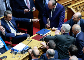 Θέατρο Σκιών πίσω από μία Τραγωδία