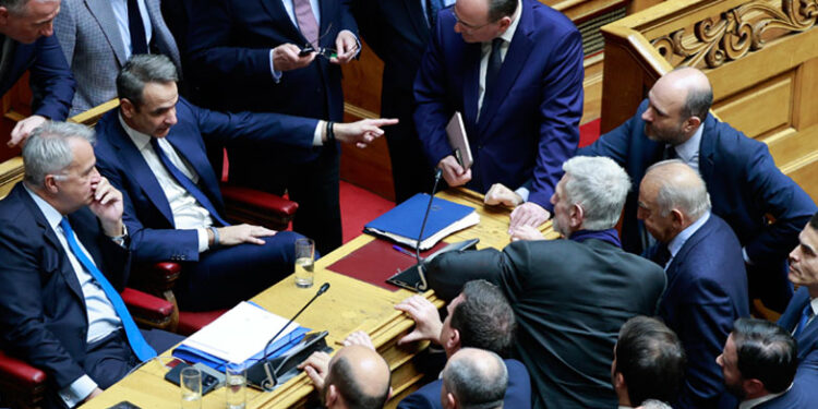 Θέατρο Σκιών πίσω από μία Τραγωδία
