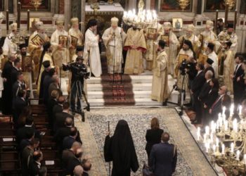 Ν.ΔΑΠΕΡΓΟΛΑΣ, “ΚΡΥΜΜΕΝΟΙ ΣΤΟ ΥΠΟΓΕΙΟ”…