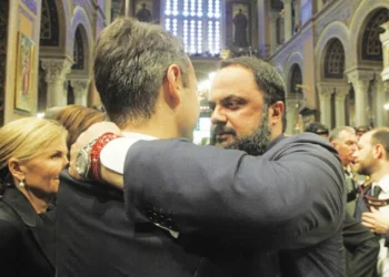 Πανικός για τη βεντέτα Μητσοτάκη – Μαρινάκη!