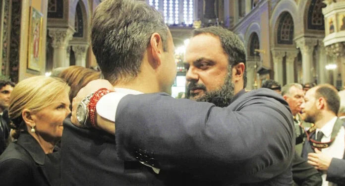 Πανικός για τη βεντέτα Μητσοτάκη – Μαρινάκη!