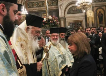 Πρόκληση έναντι της ιστορίας η στάση της Σακελλαροπούλου