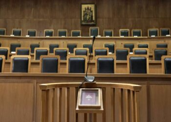 Με αφορμή τη συλλογή του τεράστιου αριθμού υπογραφών της χαροκαμένης και πονεμένης μάνας κ. Μαρίας Καρυστιανού…