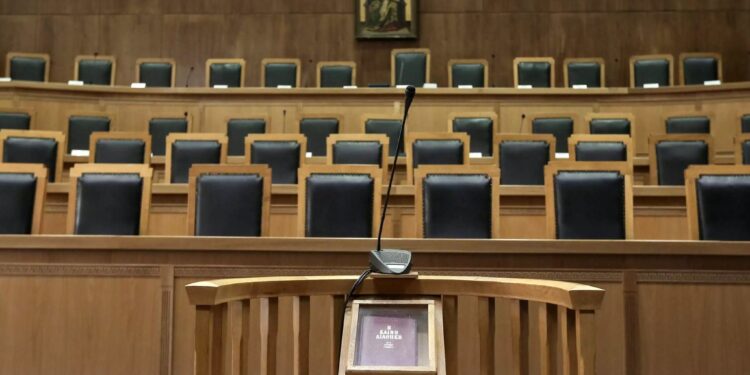 Με αφορμή τη συλλογή του τεράστιου αριθμού υπογραφών της χαροκαμένης και πονεμένης μάνας κ. Μαρίας Καρυστιανού…