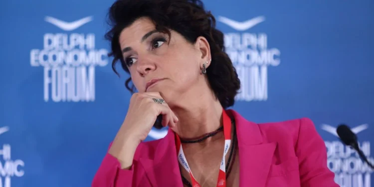 Η Αλεξία Μπακογιάννη υπέβαλλε μήνυση στον Στέφανο Χίο – Τον κατηγορεί ότι την εξύβρισε στο Κολωνάκι