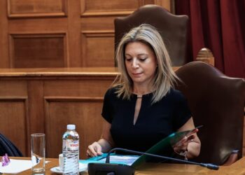 Δημοσίευμα Εστίας… Ακύρωσε ο Χάρης Δούκας εκδήλωση για τα Τέμπη με ομιλητή την Καρυστιανού