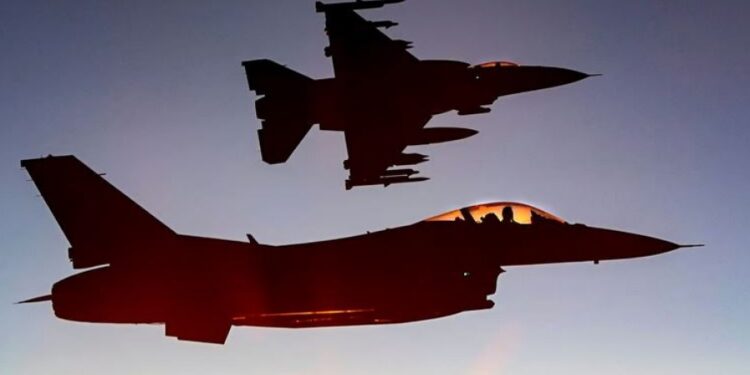 Johnson (πρώην CIA): Εάν τα Ουκρανικά F-16 σταθμεύουν σε Πολωνία και Ρουμανία…οι Ρώσοι θα τα χτυπήσουν