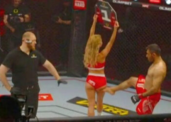Δεν περνάνε αυτά στη Ρωσία! Κλώτσησε ring girl και μετά τον λίντσαραν, vid