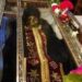 Κόσμος περιμένει να προσκυνήσει στον Όσιο Εφραίμ