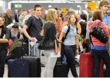 Γιατί έφυγαν 50.000 Ρώσοι από την Τουρκία σε λίγους μήνες; Ο Ερντογάν ξαφνικά μειώνει την αγορά του πάμφθηνου ρωσικού φυσικού αερίου