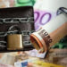 Μία εξαθλιωμένη χώρα: Με κατάσχεση λογαριασμών και περιουσιακών στοιχείων κινδυνεύουν πάνω από 2 εκατ. φορολογούμενοι