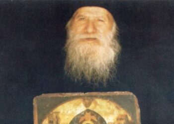 π.Αρσένιος Κωτσόπουλος: Ο Όσιος Πορφύριος είχε προφητεύσει ότι μέσα από τη συμφορά θα βγει ένας πολύ σπουδαίος άνθρωπος του Θεού!
