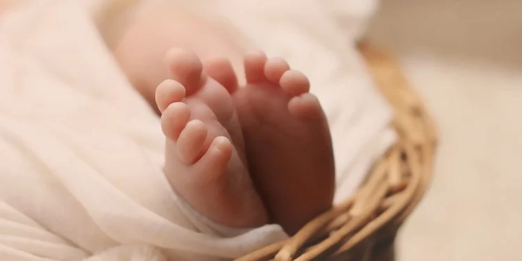 Ανατροπή με το νεκρό μωρό στην Κω – Τι έδειξε η ιατροδικαστική εξέταση για την αιτία θανάτου του