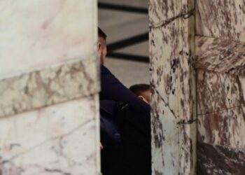 «Κάταγμα στην μύτη ο Β. Γραμμένος»! Νέο ΒΙΝΤΕΟ που δείχνει την στιγμή πριν το χάος στην Βουλή