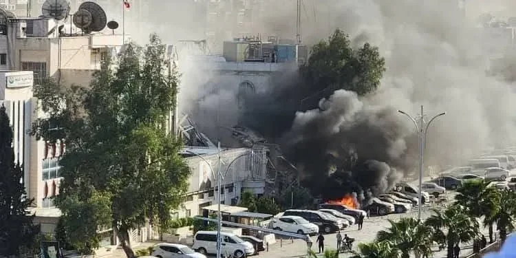 Στο Κόκκινο η κόκκινη δαμάλα!!! Το Ισραήλ βομβάρδισε την Πρεσβεία του Ιράν στη Δαμασκό. ΠΟΛΛΟΙ ΙΡΑΝΟΙ ΔΙΠΛΩΜΑΤΕΣ ΣΚΟΤΩΘΗΚΑΝ.