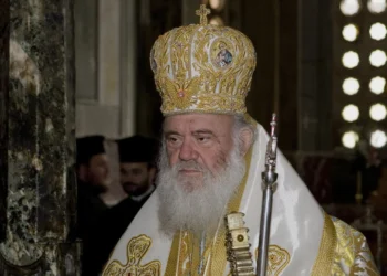 Ο Αρχιεπίσκοπος έγινε «κλακαδόρος» του Κυριάκου