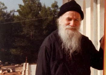 Άγιος Πορφύριος: Ένα μεγάλο θαύμα, πολύ μεγάλο θαύμα. Πρώτη φορά το είδα κι εγώ!