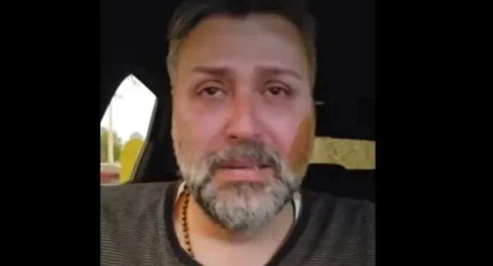 Έξαλλος ο Καλλιάνος για την μεταχείριση του πατέρα του σε δημόσιο νοσοκομείο: «Θα το πληρώσουν ακριβά»