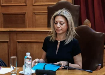 Σκληρή απάντηση της Καρυστιανού στην Αδειλίνη: «Να κάνει καλά την δουλειά της. Ξέρουμε πολύ καλά τι μας είπε»