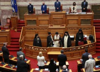 Συμβιβασμένοι μέ τούς πολιτικούς