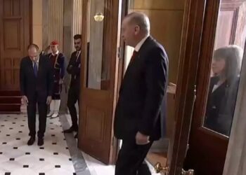 Λεωνίδας Κουμάκης : Με αυτά τα μυαλά… καληνύχτα σας!