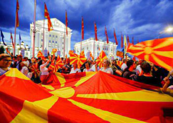 Σαρωτική νίκη του VMRO στα Σκόπια – Κουρελόχαρτο η Συμφωνία των Πρεσπών, ό,τι δεν κάνει ο Μητσοτάκης το κάνουν οι «γείτονες»
