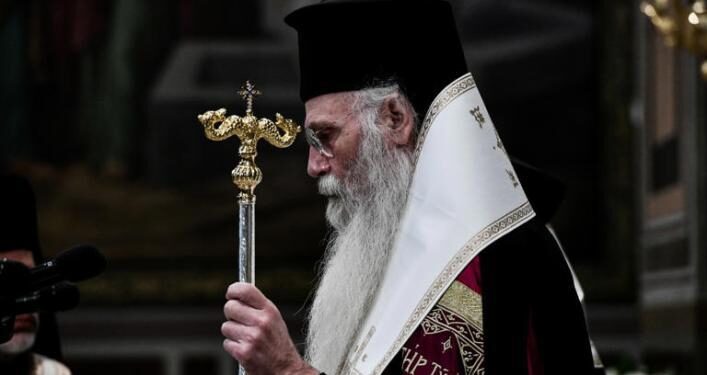 Ο Μητροπολίτης Μεσογαίας έκλεισε ναό με Τερατογραφήματα αντί Αγιογραφιών στο Σούνιο και τα ΜΜΕ αντιδρούν