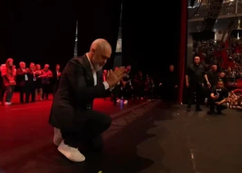 Το εθνικιστικό παραλήρημα Ράμα στην Αθήνα: Οι «μαύρες σκούπες» και η «Οδύσσεια» των Αλβανών