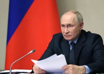 Ξέσπασμα Putin: Πολιτικό γουρούνι ο Ευρωπαίος επίτροπος που απείλησε τον πρωθυπουργό της Γεωργίας – Ανόητοι όλοι στην ΕΕ