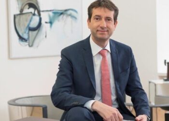 «Έφυγε» ξαφνικά από τη ζωή την ώρα πεζοπορίας ο 55χρονος αντικαγκελάριος της Ελβετίας Αντρέ Σιμονάτσι