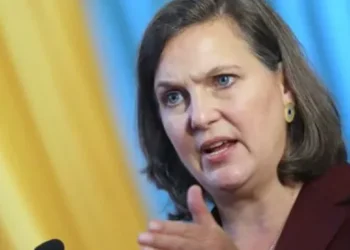 Η πρώην Υπουργός Εξωτερικών των ΗΠΑ Victoria Nuland, λέει πως η Ουκρανία πρέπει επιτεθεί, στο έδαφος της Ρωσίας…