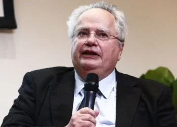 Επιμένει να υπερασπίζεται το κουρελόχαρτο της Συμφωνίας των Πρεσπών ο Νίκος Κοτζιάς