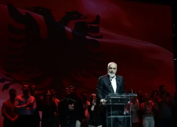 Μια Ελληνίδα με Χριστό και Ελλάδα : Κύριε Ράμα η Ελλάδα δεν είναι τσιφλίκι σας…