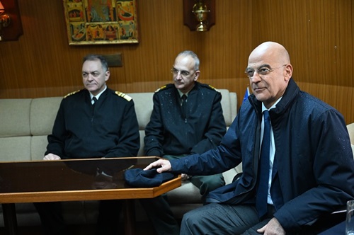 Τελικά πόσο κοντά πέρασε πύραυλος των Χούθι από την φρεγάτα ΥΔΡΑ;