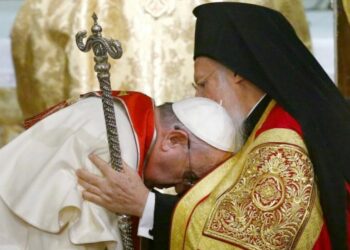 ΕΘΝΙΚΟΙ ΦΥΛΑΚΕΣ : Ἀδιανόητη ἐμμονὴ τοῦ Πατριάρχη γιὰ κοινὸ Πάσχα μὲ τοὺς παπικούς