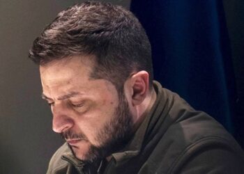 Ουκρανία: Ο … ληγμένος Zelensky τρέμει το Συνταγματικό Δικαστήριο – Αποφεύγει να προσφύγει για τη νομιμότητα της θητείας του