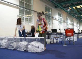 Χαώδεις διαφορές της ΝΔ μεταξύ επιστολικής ψήφου και κάλπης – Πώς το 54,29% γίνεται 32,31%