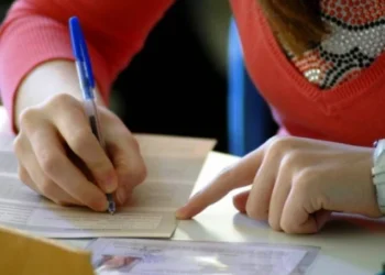 Η σωστή διατροφή για διάβασμα. Τι κάνει να τρώτε σε περίοδο εξετάσεων; Βοηθούν τα συμπληρώματα;