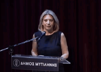 Συγκίνησε βαθιά η Μαρία Καρυστιανού στο Δημοτικό Θέατρο Μυτιλήνης !