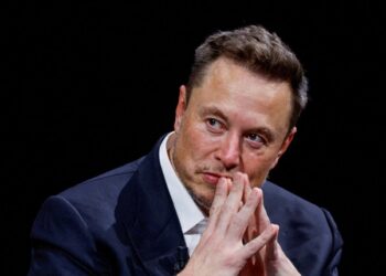 Πόλεμος Elon Musk και Apple για την Τεχνητή Νοημοσύνη> Δεν έχουν ιδέα τι πραγματικά θα συμβεί όταν θα παραδώσουν τα δεδομένα σας στην OpenAI