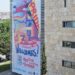 «Έντυσαν» το δημαρχείο Θεσσαλονίκης με γιγαντοαφίσα για το Europride