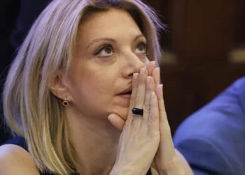 Καρυστιανού σε Μητσοτάκη: «Έχω δικαίωμα να μάθω γιατί κάηκε το παιδί μου!»