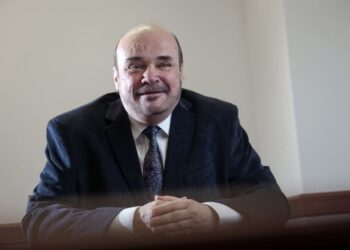 Armstrong (οικονομολόγος): Η Δύση τρέμει το κραχ, χρειάζεται τον Γ’ Παγκόσμιο για το Great Reset – Μόνη ελπίδα ένας νέος Καίσαρας